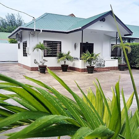 รอช แกร์ลอง อพาร์ตเมนต์ Apartment Grand Anse  ภายนอก รูปภาพ